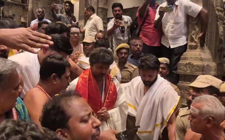 திருச்செந்தூர் சுப்பிரமணியசாமி திருக்கோவிலில்  சுவாமி தரிசனம் செய்த த.வெ. க. தலைவர் விஜய்