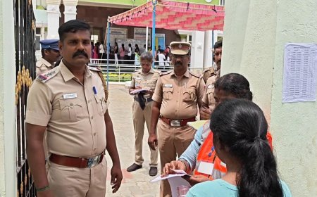 தேசிய அளவில் மருத்துவப் படிப்புகளுக்கான 'நீட்' நுழைவுத் தேர்வு - கோவில்பட்டி மையத்தில் பரிசோதனைக்கு பிறகு உள்ளே அனுமதிக்கப்பட்ட மாணவ - மாணவிகள்